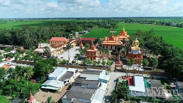 Diện mạo nông thôn vùng đồng bào Khmer tại ấp Cái Giá, xã Hưng Hội ngày càng khởi sắc nhờ các công trình hạ tầng được đầu tư.