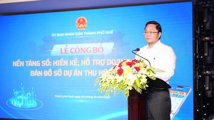 Phó Bí thư Thành ủy Huế, Chủ tịch UBND thành phố Lê Trí Thanh phát biểu tại Lễ công bố