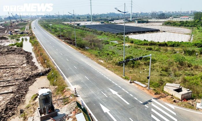 Theo Ban Quản lý dự án, việc thông xe ngày 10/10 được thực hiện theo từng phân đoạn. Các đoạn đường chỉ được đưa vào khai thác sau khi hoàn tất nghiệm thu, tổ chức phân luồng giao thông và bàn giao công tác quản lý, duy tu theo quy định.