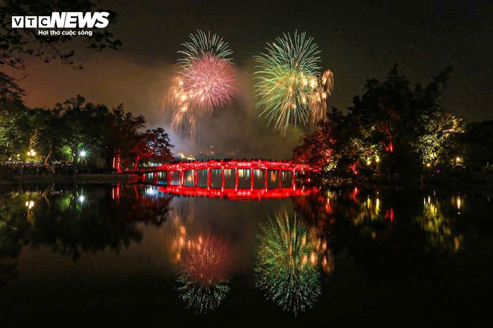 Dự báo thời tiết hôm nay 10/10, Hà Nội có mưa rào và dông rải rác vào ban ngày, đến đêm mưa dông giảm. (Ảnh minh hoạ)