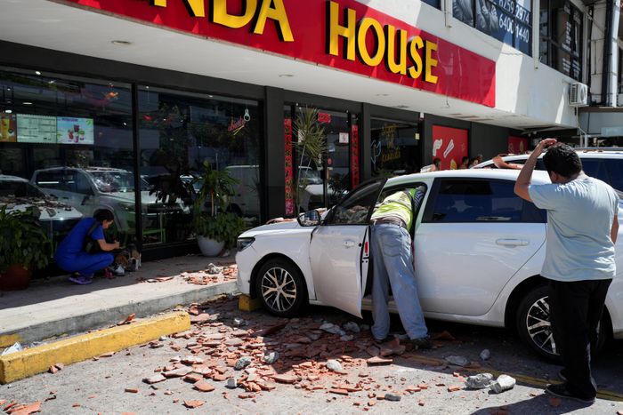 Theo đánh giá của Cơ quan Khảo sát Địa chất Mỹ (USGS), khoảng 43.000 người dân Panama sinh sống tại những khu vực chịu ảnh hưởng nghiêm trọng hoặc đặc biệt nghiêm trọng từ trận động đất. (Ảnh: Reuters)