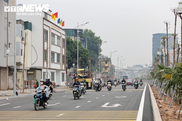 Tại đoạn Nguyễn Trãi - Đầm Hồng, khoảng 300 m tính từ đầu tuyến phía đường Nguyễn Trãi đến khu vực cầu Thượng Đình đã được đưa vào lưu thông. 