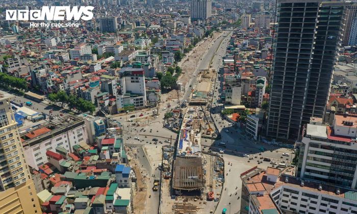 Theo thiết kế, hai cầu vượt được bố trí tại những nút giao lớn trên tuyến. Đây là các hạng mục quan trọng để hoàn thiện phương án tổ chức giao thông của đoạn Hoàng Cầu - Voi Phục. 