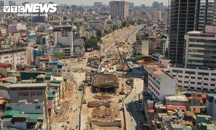 Hiện các nhà thầu tập trung triển khai kết cấu cầu cùng những phần việc liên quan như nền đường, tường chắn, thoát nước, chiếu sáng và hạ tầng kỹ thuật.