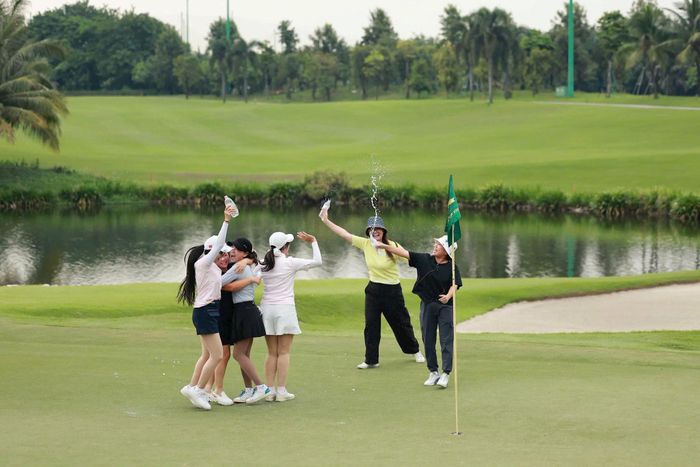 CLB golf G80++ vô địch bảng Nữ. Ảnh: BTC