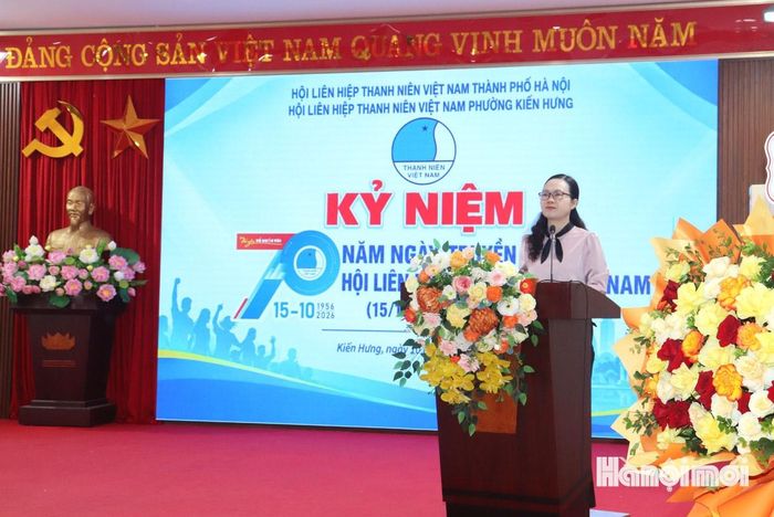 Phó Bí thư Thường trực Đảng ủy phường Kiến Hưng Lê Thị Thanh Nhàn phát biểu chỉ đạo tại lễ kỷ niệm. Ảnh: Tuấn Điệp
