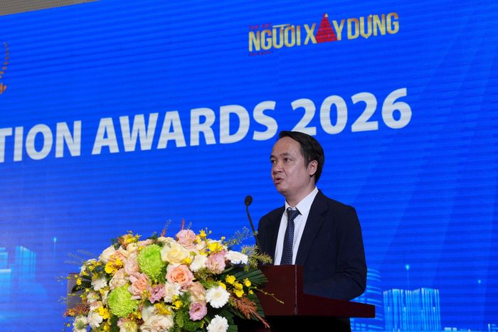 Ông Hoàng Chiến Thắng, Tổng biên tập Tạp chí Người Xây dựng phát biểu tại lễ vinh danh. Ảnh: Minh Đức