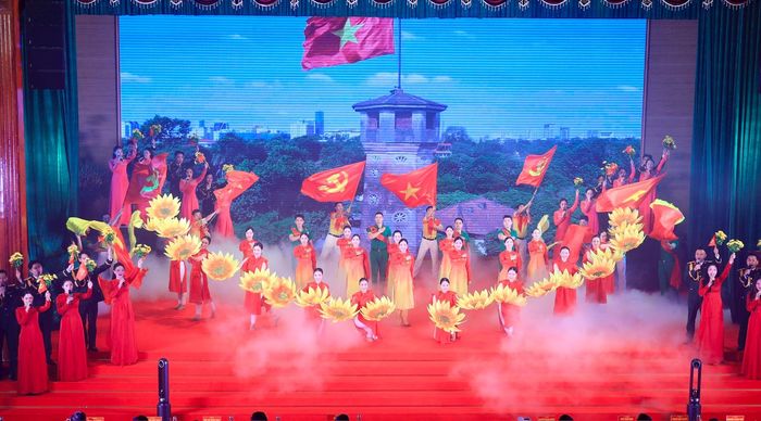 Một tiết mục văn nghệ tại Lễ kỷ niệm. Ảnh Quang Thái