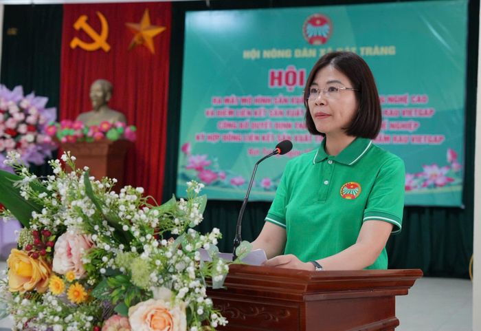Chủ tịch Hội Nông dân xã Bát Tràng Trần Thị Hải phát biểu. Ảnh: Kim Anh