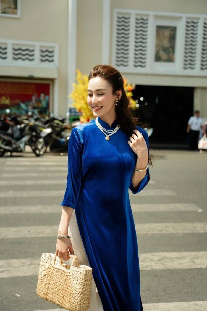 Không chỉ tài năng, vẻ đẹp ngọt ngào và xứng danh "tình đầu quốc dân" của Ngân Khánh còn làm bao người mê mẩn. Ngân Khánh từng được ví là một trong những "ngọc nữ" của màn ảnh Việt.