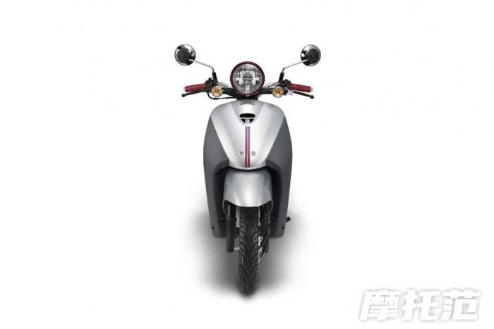 FreeToday mang phong cách scooter cổ điển