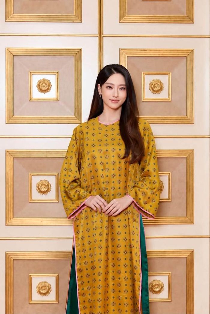 Khi đi chơi, Hoa hậu Lương Thùy Linh giản dị nhẹ nhàng nhưng ở các sự kiện cô luôn xuất hiện với hình ảnh lộng lẫy và khoe khéo được vẻ đẹp đa dạng của mình.