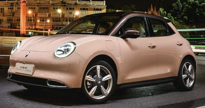 Riêng phiên bản 430 km GT Magnolia Edition được cung cấp phối màu nội thất đen/vàng độc quyền.