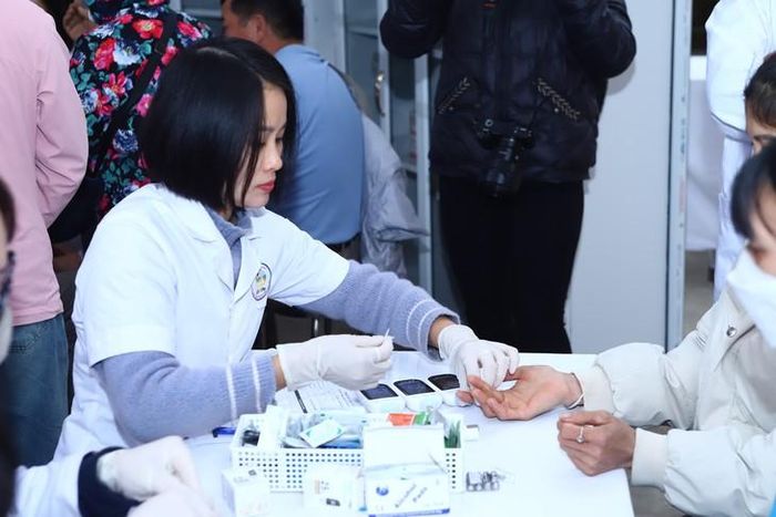 Người bệnh vẫn cần đến cơ sở y tế khi xuất hiện dấu hiệu bất thường.