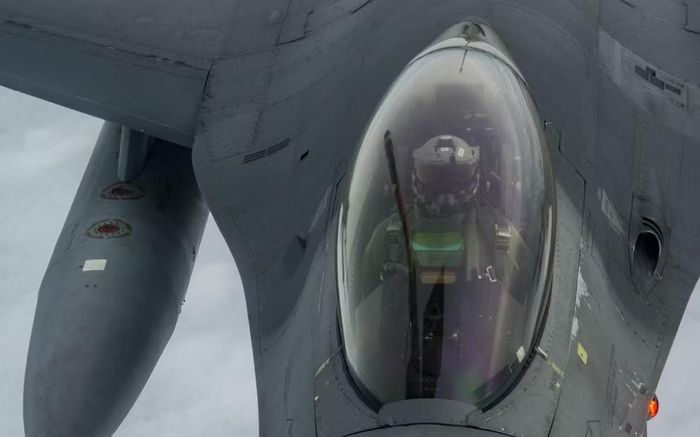 Nhà sản xuất Lockheed Martin cho biết cấu hình tiêm kích F-16V được xây dựng xoay quanh radar mảng pha quét điện tử chủ động (AESA), hệ thống điện tử hàng không hiện đại, màn hình độ phân giải cao và đường truyền dữ liệu tốc độ cao.