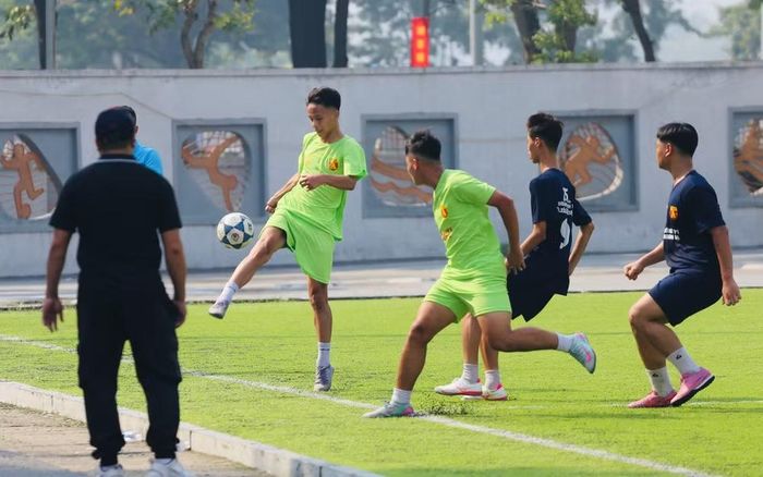 Sáng 11-10, bảng C Giải bóng đá học sinh THPT Hà Nội - Báo An ninh Thủ đô lần thứ XXV năm 2026 - Cúp Number 1 Active thi đấu lượt trận đầu tiên