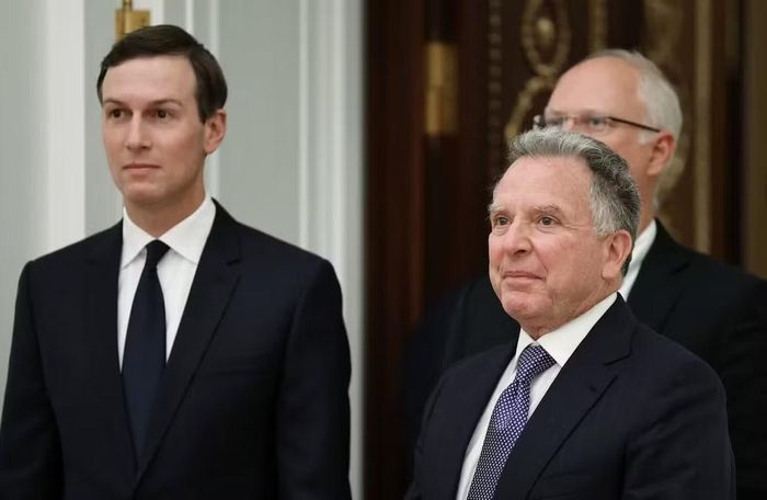 Theo một chính trị gia Ukraine, trong cuộc đàm phán kéo dài 8 giờ tại Miami hôm 9/10, các đặc phái viên của Tổng thống Donald Trump là các ông Steve Witkoff và Jared Kushner đã đe dọa cắt đứt nguồn thông tin tình báo của Mỹ đối với Ukraine.
