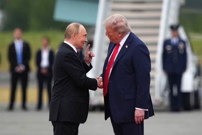 Mới đây ông Trump đã đạt được thỏa thuận với Nga về việc cung cấp dầu diesel sau khi Ukraine liên tục bác bỏ yêu cầu về việc ngừng các cuộc tấn công vào nhà máy lọc dầu của Nga. Washington cho rằng điều này liên quan đến việc giá nhiên liệu tăng cao ở Mỹ.