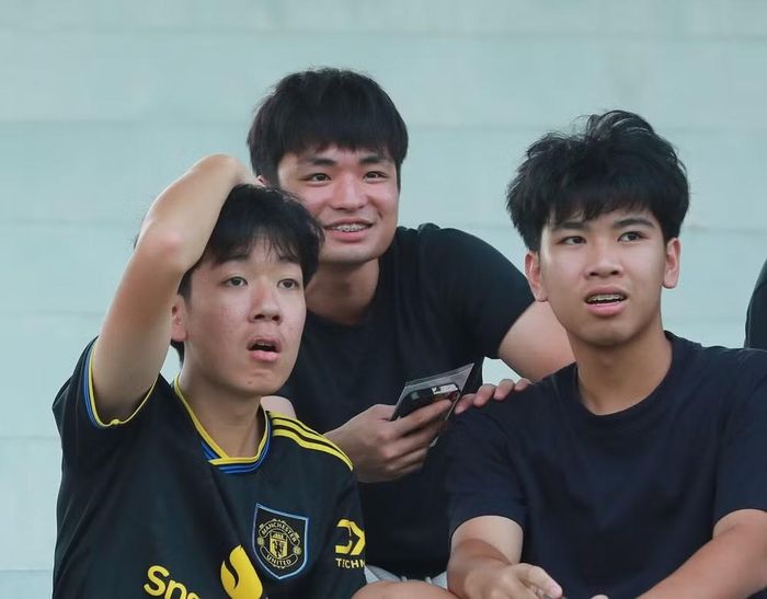 "Vì sao họ ghi bàn đẹp như vậy được nhỉ"