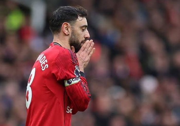  Manchester United không biết đá thế nào khi hơn người. Ảnh: X. 