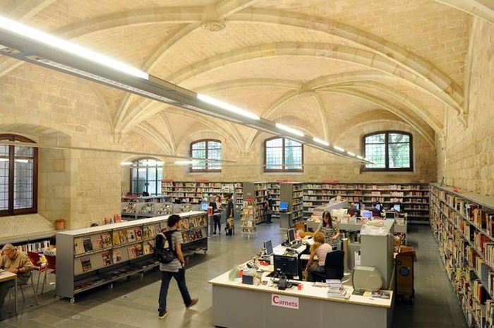  Thư viện Biblioteca Sant Pau-Santa Creu tại Barcelona. Ảnh: Erasmusbarcelona.