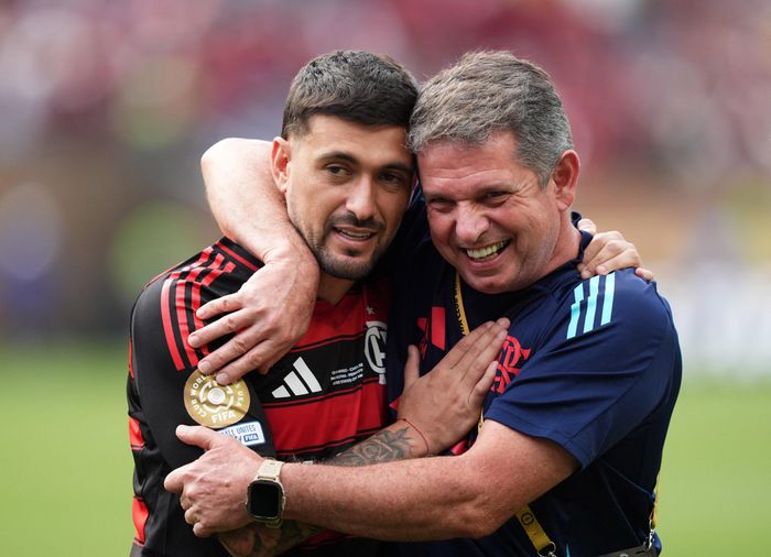  Điều tương tự xảy ra với Flamengo. Đại diện của Brazil cũng vô địch Nam Mỹ và sẽ có lần thứ hai liên tiếp dự giải sau giải đấu năm 2025. 