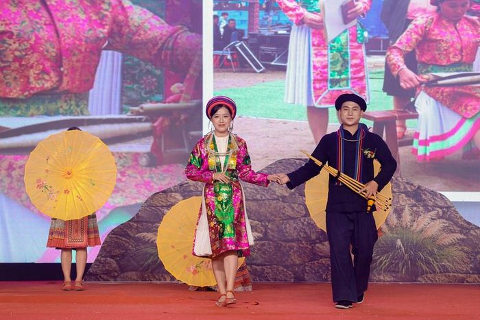 Trang phục của đồng bào Mông tỉnh Tuyên Quang