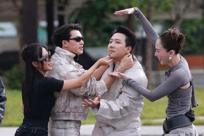 Trấn Thành cùng các nghệ sĩ mang đến những tình huống hài hước trong “Running Man Vietnam 2026”. Ảnh: NSX