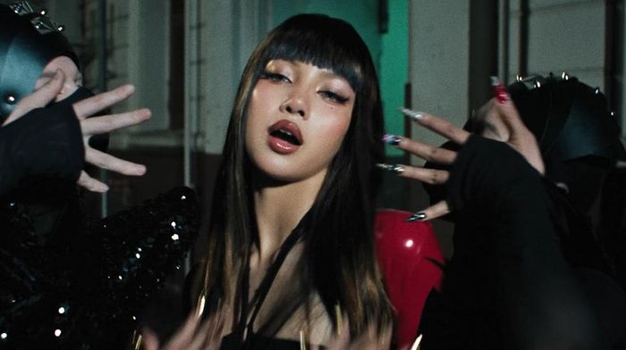 MV “SaWaDiKa” của Lisa vượt mốc 200 triệu lượt xem trên YouTube sau khoảng 34 ngày phát hành