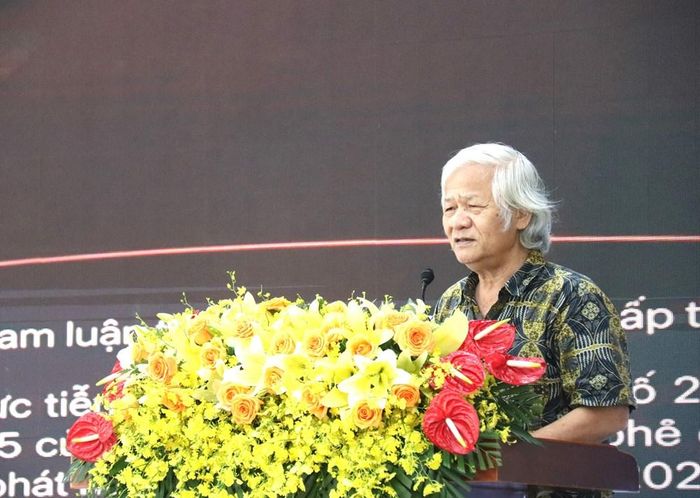 TS. Phan Quốc Anh phát biểu