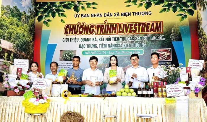 Phiên livestream giới thiệu, quảng bá sản phẩm OCOP và nông sản đặc trưng tại xã Biện Thượng