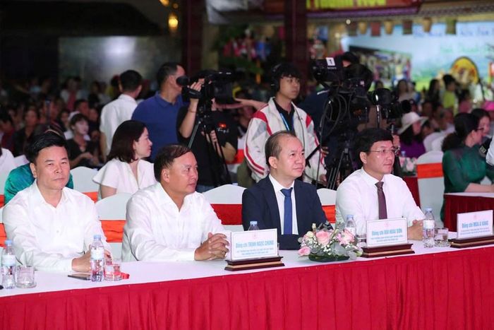 Các đại biểu dự Lễ bế mạc