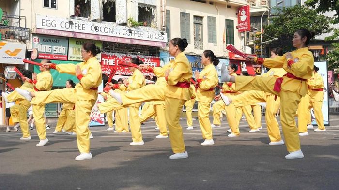 Tinh thần của lễ phát động là mỗi người dân có thể lựa chọn cho mình một môn thể thao phù hợp với lứa tuổi, thể trạng để tập luyện thường xuyên