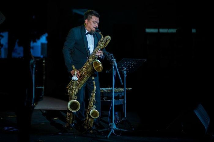 Nghệ sĩ saxophone Quyền Thiện Đắc mang đến những giai điệu giàu màu sắc cho đêm hòa nhạc. Ảnh: Phạm Tân