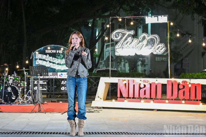 Điểm nhấn của Tán Đa 2 là sự xuất hiện của ca sĩ Lynk Lee.