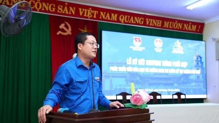 Bí thư Thành đoàn Huế Nguyễn Thanh Hoài phát biểu tại chương trình. (Ảnh: H.TRANG)