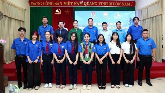Với sự đồng hành của các đơn vị, chương trình hướng đến đưa việc đọc sách và tự học trở thành thói quen được duy trì thường xuyên. (Ảnh: H.TRANG)