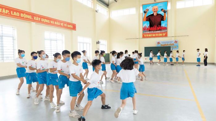 Cùng với dinh dưỡng hợp lý, vận động thể lực sẽ góp phần nâng cao thể lực, trí tuệ cho trẻ. (Ảnh: T. Anh)