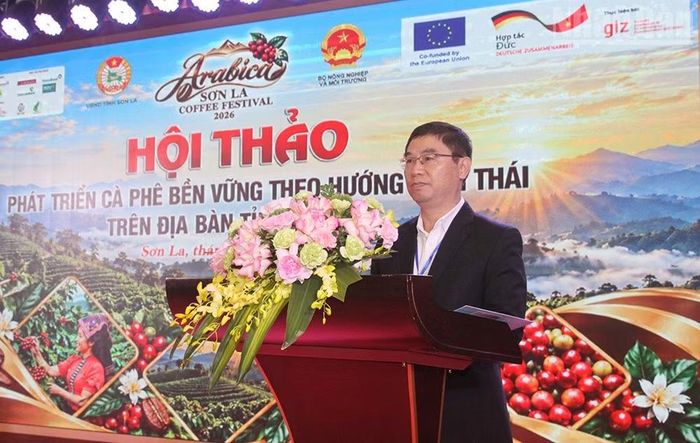 Tại hội thảo, có rất nhiều tham luận tham gia trao đổi về vai trò liên kết giữa cơ quan quản lý, nhà khoa học, doanh nghiệp, hợp tác xã và người nông dân. (Ảnh: QUỐC TUẤN)
