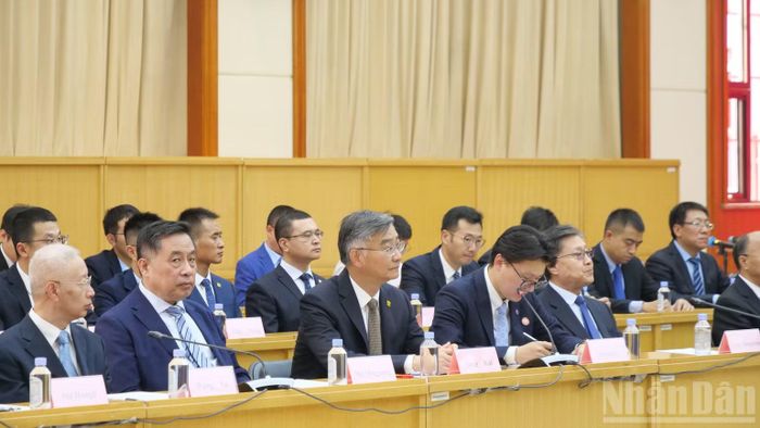 Các đại biểu Trung Quốc tham dự tọa đàm.