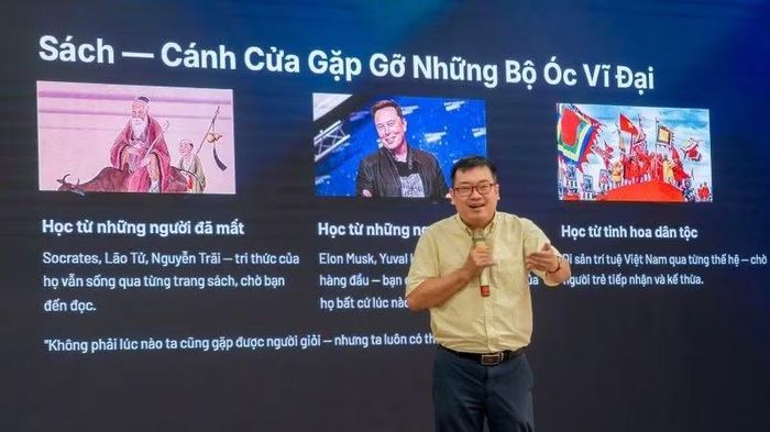 Ông Nguyễn Cảnh Bình, Chủ tịch Hội đồng quản trị AlphaBooks & Omega+, Viện trưởng Viện Lãnh đạo ABG chia sẻ tại ngày hội. (Ảnh: Th. Trang)