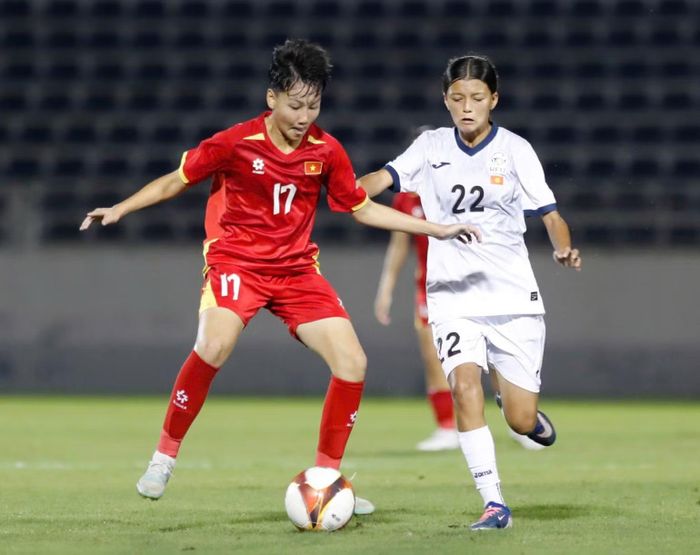 U17 nữ Việt Nam chiếm lĩnh thế trận. (Ảnh: VFF)