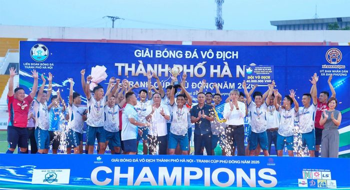  Xã Đan Phượng đăng quang Giải bóng đá vô địch TP Hà Nội năm 2026. Ảnh: hanoimoi.vn
