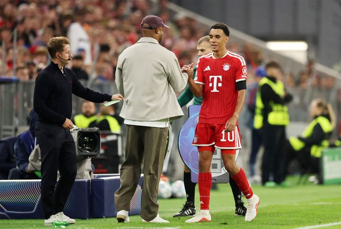 Jamal Musiala bị giảm giá nghiêm trọng. Ảnh: fussballnationalmannschaft.net 