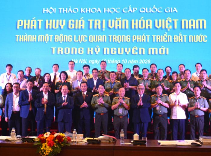 Các đại biểu dự hội thảo khoa học cấp quốc gia với chủ đề “Phát huy giá trị văn hóa Việt Nam thành một động lực quan trọng phát triển đất nước trong kỷ nguyên mới”. Ảnh: HỒ LONG