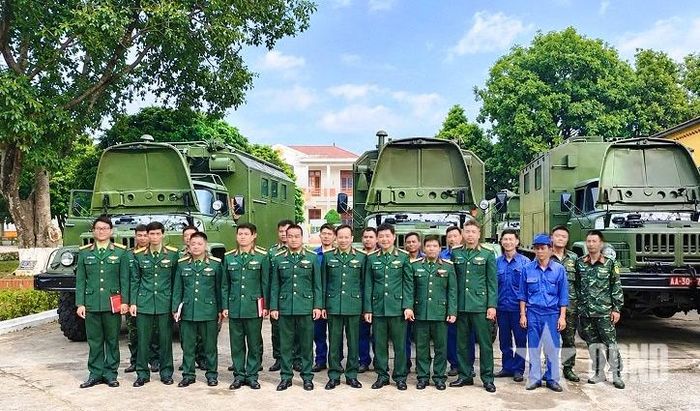  Hội đồng nghiệm thu tiến hành kiểm tra trước khi bàn giao.