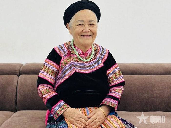    Bà mẹ Việt Nam anh hùng Lý Seo Say.  