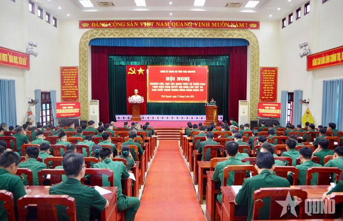 Đảng ủy Quân sự tỉnh Thái Nguyên tổ chức học tập Nghị quyết và sinh hoạt đảng theo Quy chế.