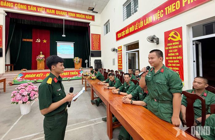 Đối thoại giữa chiến sĩ và cán bộ Trung đoàn 750, Bộ CHQS tỉnh Thái Nguyên.
