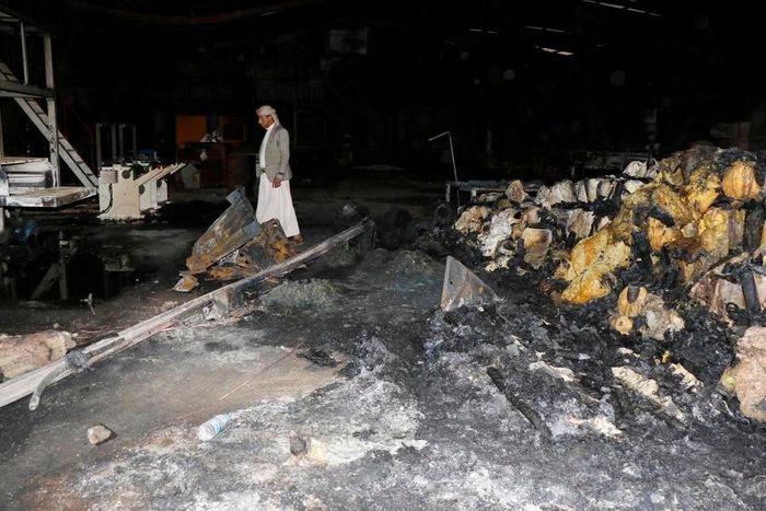 Liên quân do Saudi Arabia dẫn đầu tấn công mục tiêu Houthi tại Sanaa, Yemen ngày 4-10. Ảnh: XINHUA